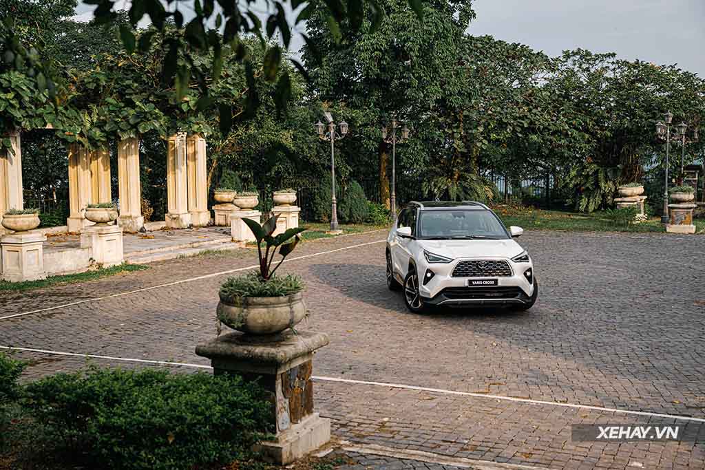 [ĐÁNH GIÁ XE] Toyota Yaris Cross 2023: Tiện nghi hàng đầu phân khúc