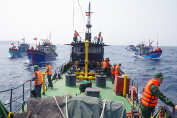 Dừng tìm kiếm thuyền viên mất tích trên vùng biển Quảng Ngãi