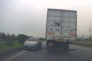 Tài xế đi ngược chiều cao tốc Hà Nội - Bắc Giang nêu lý do 'không biết đường'