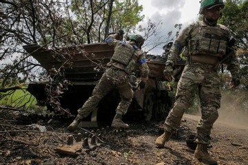 Ukraine nói về tổn thất của Nga, ông Putin tố lính nước ngoài đột kích biên giới
