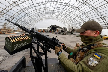 Ukraine sử dụng súng máy gần 100 tuổi để bắn hạ UAV và máy bay Nga 